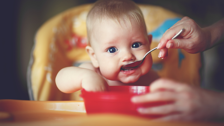 Antalet fall av kikhosta ökar – viktigt att vården erbjuder vaccin